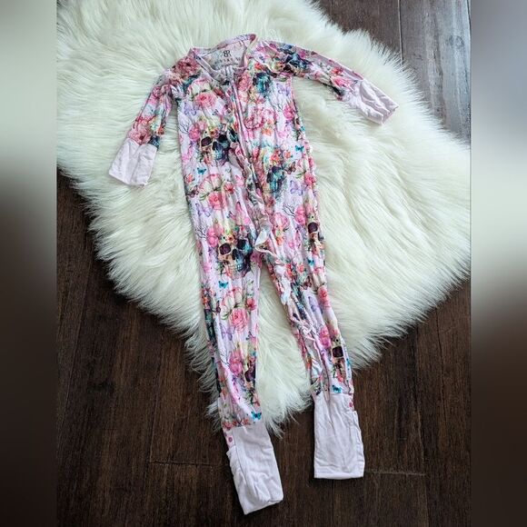 Bums & Roses Killer Queen Ruffle Romper 18-24 Months Pink Floral Skulls Sleeper - Picture 1 of 11